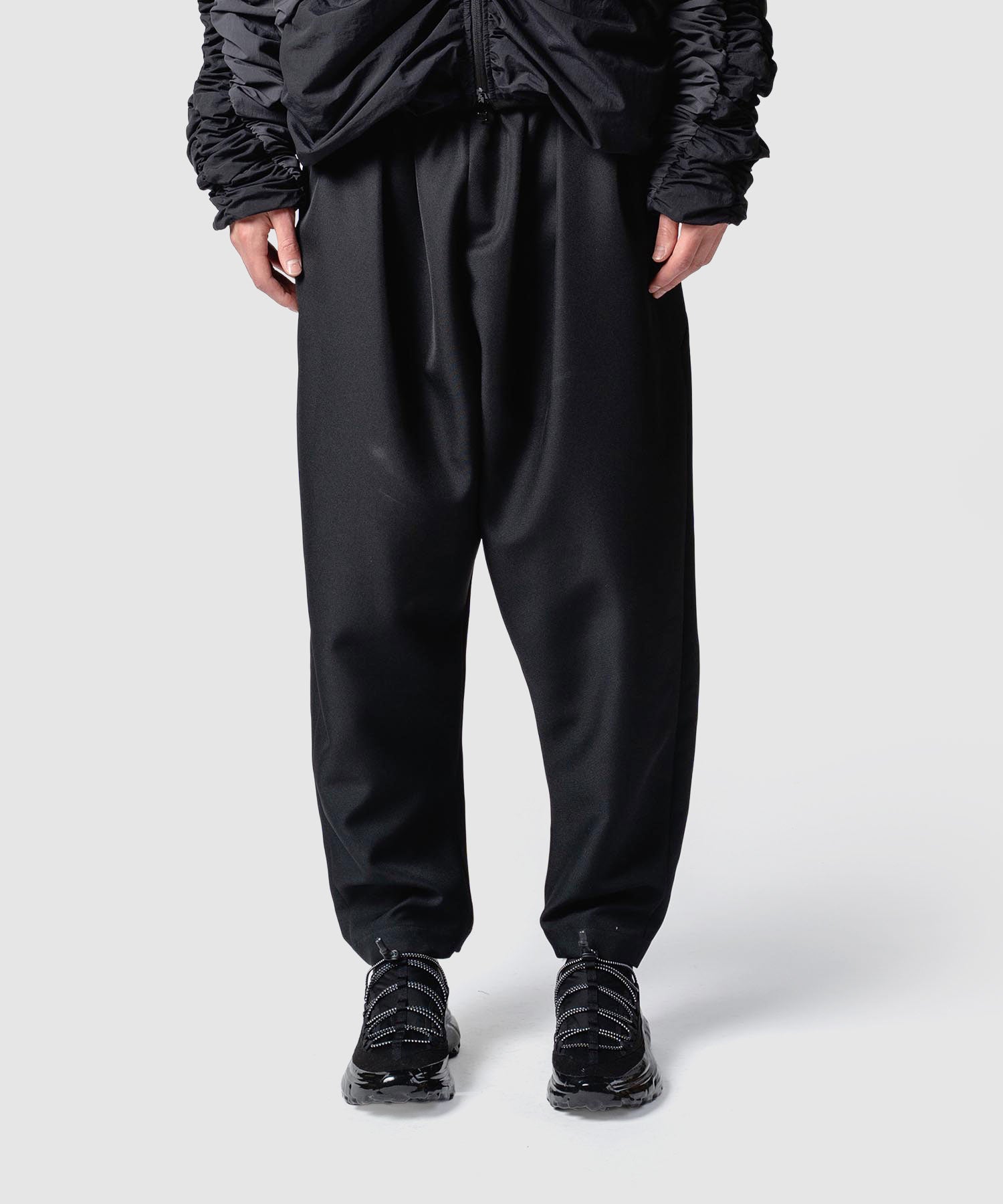 YKPT03_BLACK_3_cfdc47c0-3d75-