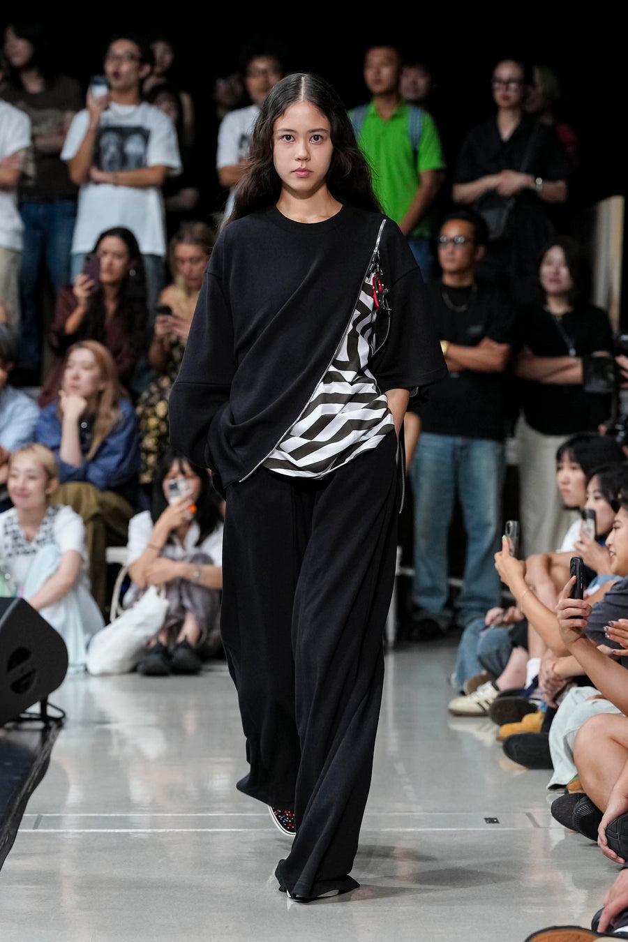 ASYMMETRY SWEAT TOP｜yoshiokubo(ヨシオクボ)公式通販